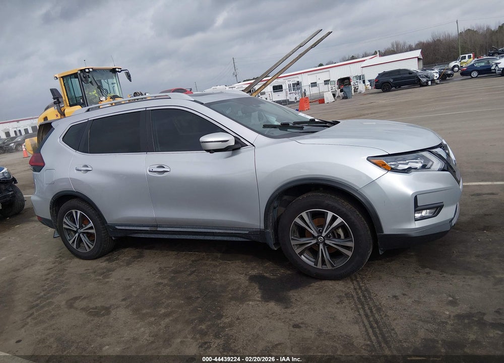 2018 NISSAN ROGUE SL VIN: 5N1AT2MV8JC753039