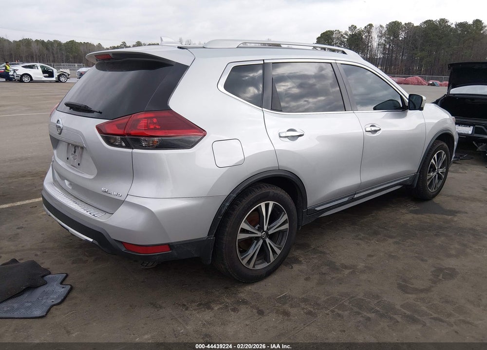 2018 NISSAN ROGUE SL VIN: 5N1AT2MV8JC753039