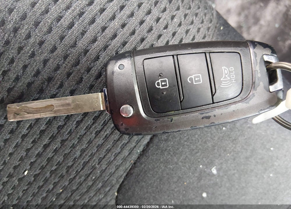 2020 HYUNDAI SANTA FE SE VIN: 5NMS2CADXLH244734