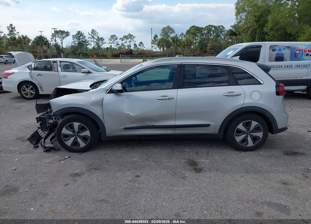 2017 KIA NIRO LX VIN: KNDCB3LC2H5056759