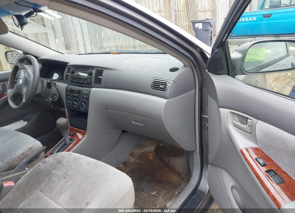 2005 TOYOTA COROLLA LE VIN: 2T1BR32E15C489482