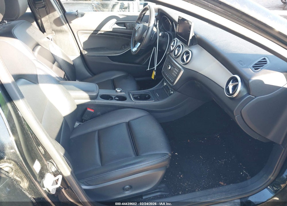 2017 MERCEDES-BENZ GLA 250 4MATIC VIN: WDCTG4GB1HJ320127