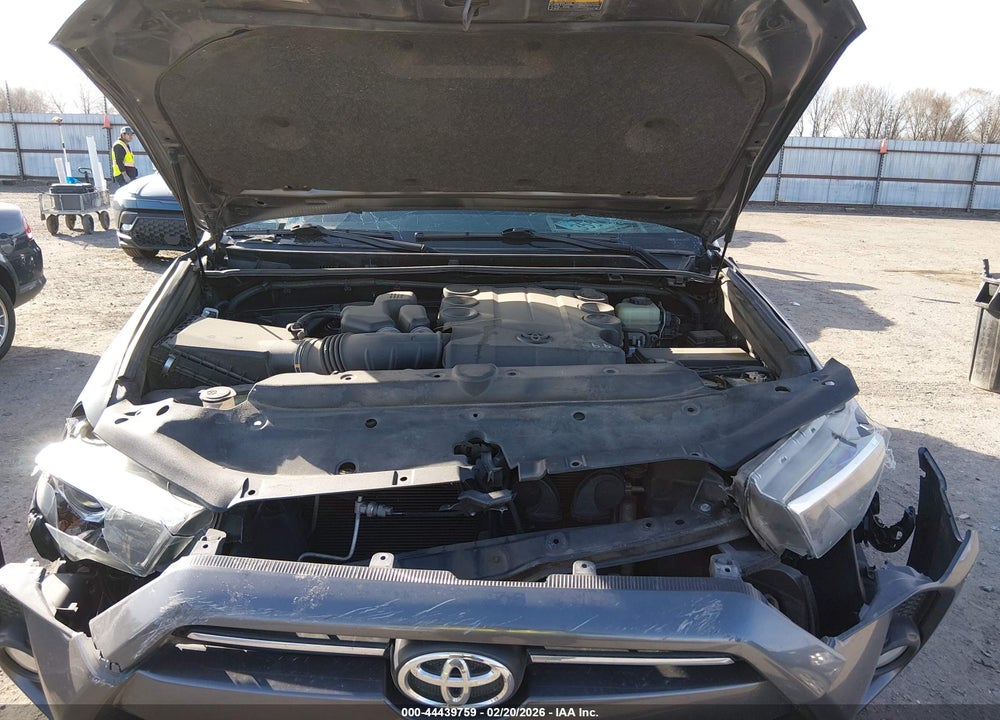 2020 TOYOTA 4RUNNER SR5 VIN: JTEBU5JR7L5743720
