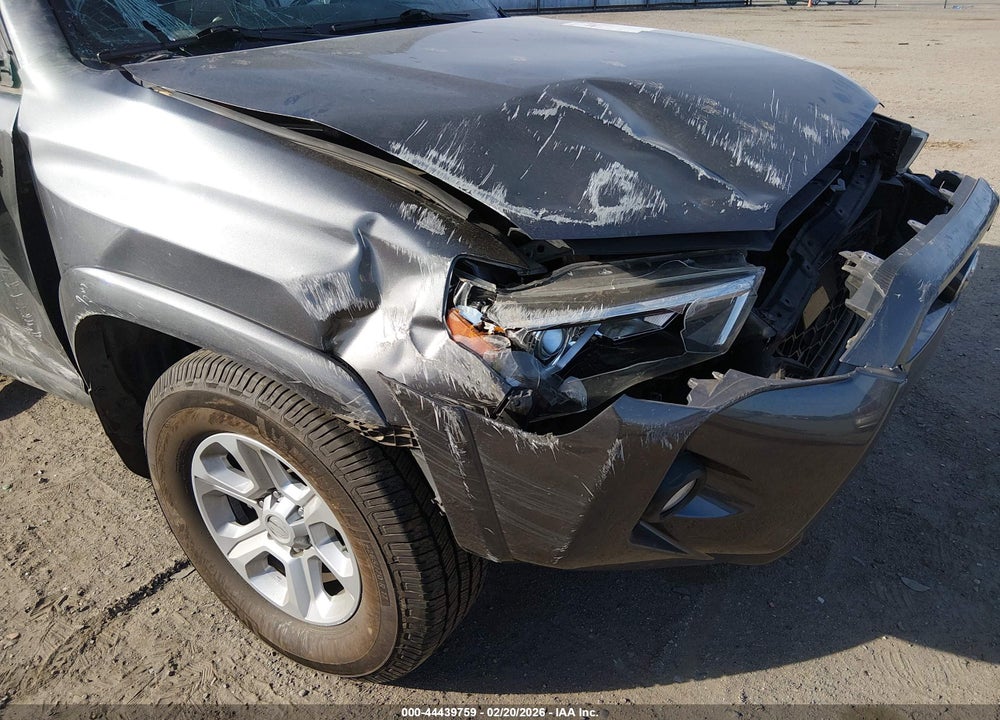 2020 TOYOTA 4RUNNER SR5 VIN: JTEBU5JR7L5743720