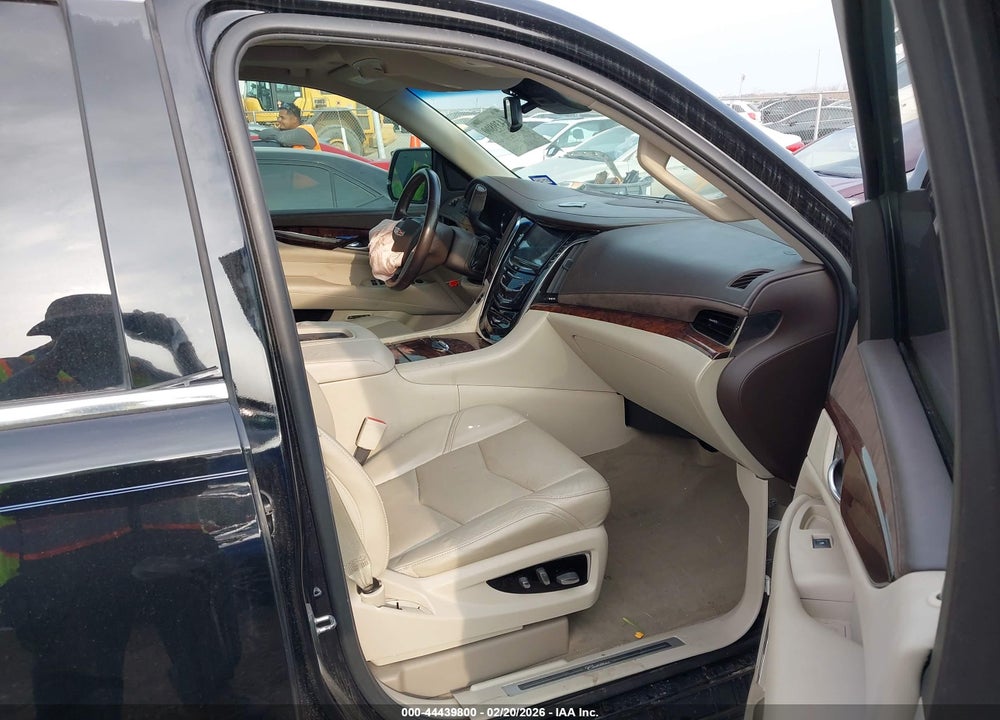 2016 CADILLAC ESCALADE LUXURY COLLECTION VIN: 1GYS3BKJ0GR117661