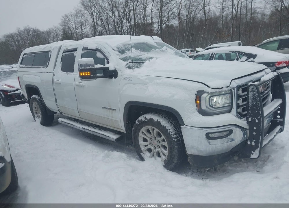 2018 GMC SIERRA 1500 SLE VIN: 2GTV2MEC9J1105877