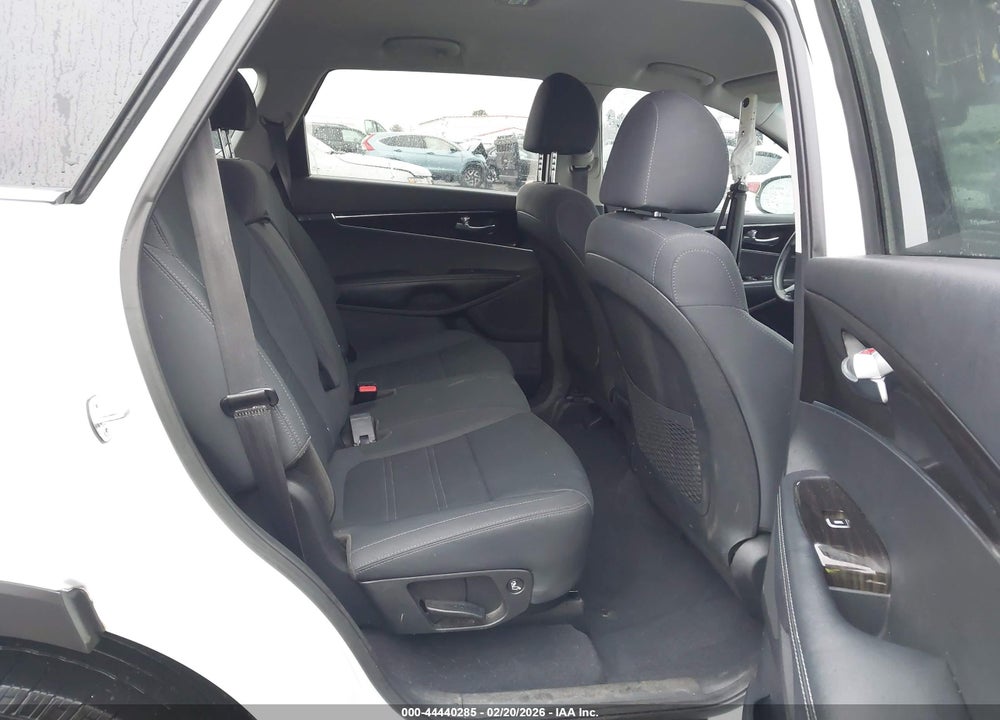 2020 KIA SORENTO 2.4L LX VIN: 5XYPG4A39LG681574