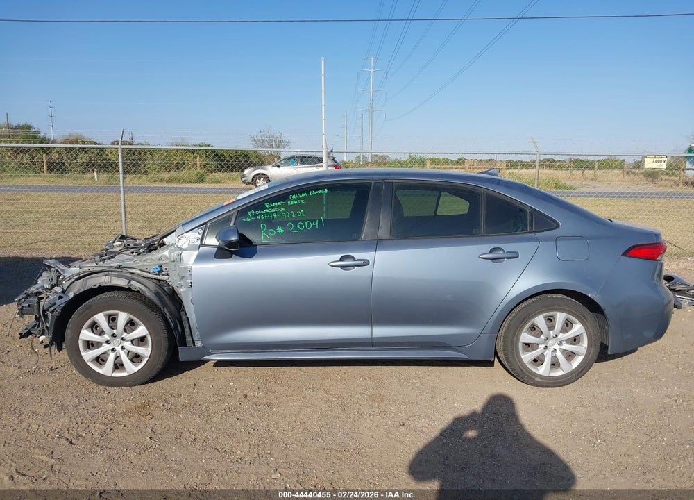 2022 TOYOTA COROLLA LE VIN: JTDEPMAE9NJ198257