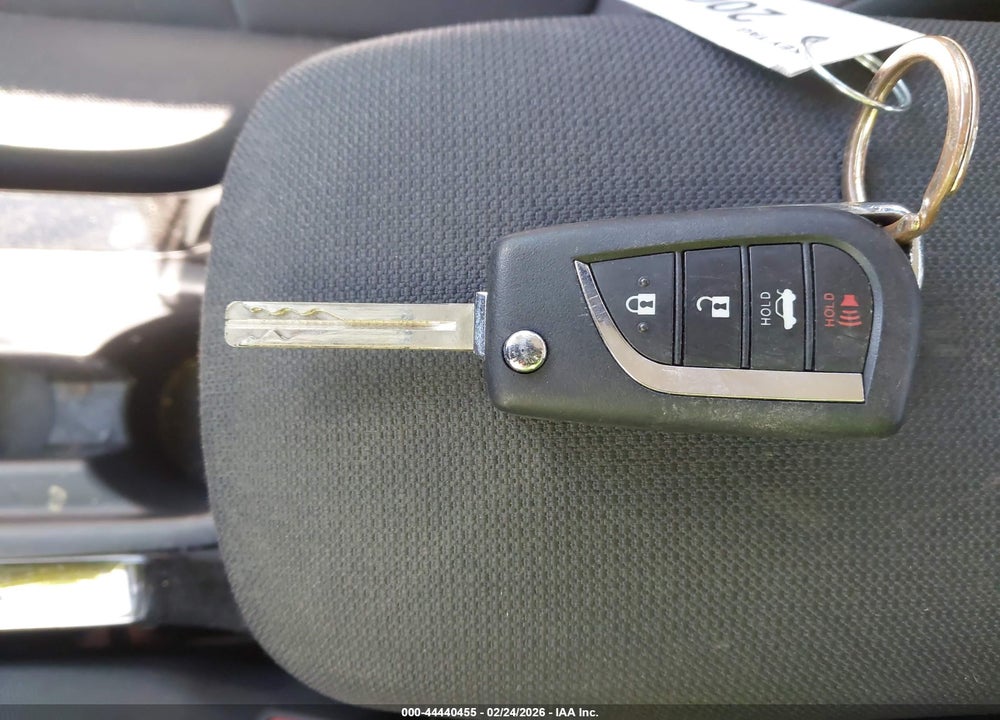 2022 TOYOTA COROLLA LE VIN: JTDEPMAE9NJ198257