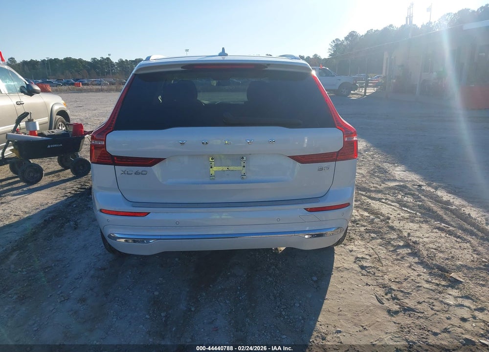 2023 VOLVO XC60 B5 ULTIMATE BRIGHT THEME VIN: YV4L12DA6P1352459