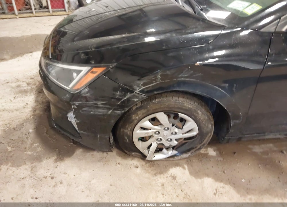 2020 HYUNDAI ELANTRA SE VIN: 5NPD74LFXLH619555