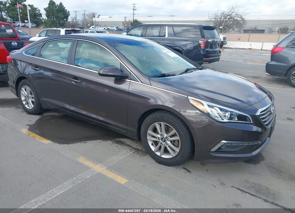 2015 HYUNDAI SONATA SE VIN: 5NPE24AF5FH202791