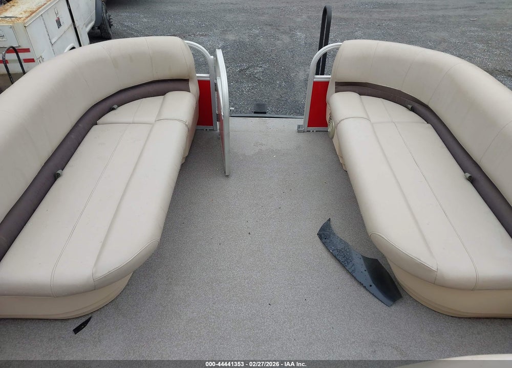 2017 SUNTRACKER BOAT AND TRAILER VIN: 00000BUJ16097C717