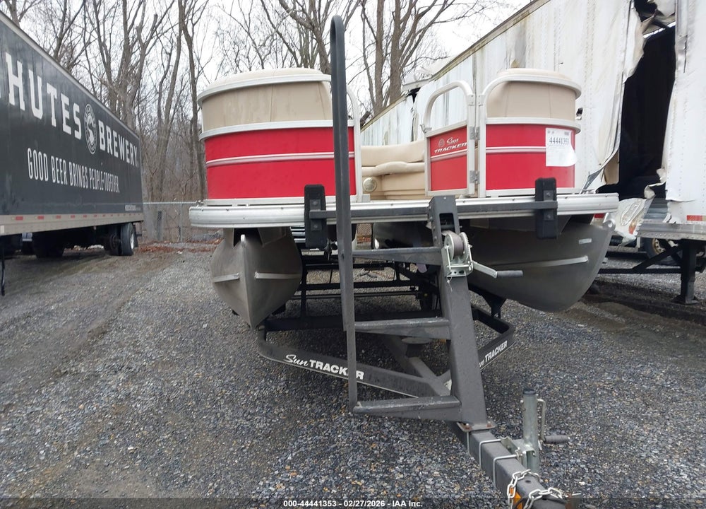 2017 SUNTRACKER BOAT AND TRAILER VIN: 00000BUJ16097C717