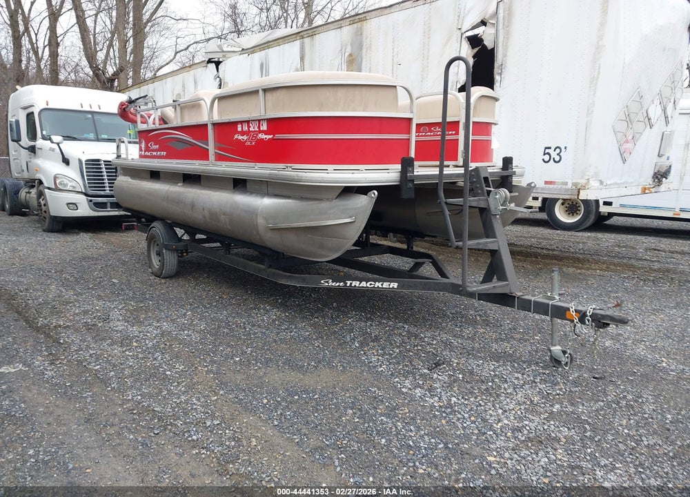 2017 SUNTRACKER BOAT AND TRAILER VIN: 00000BUJ16097C717
