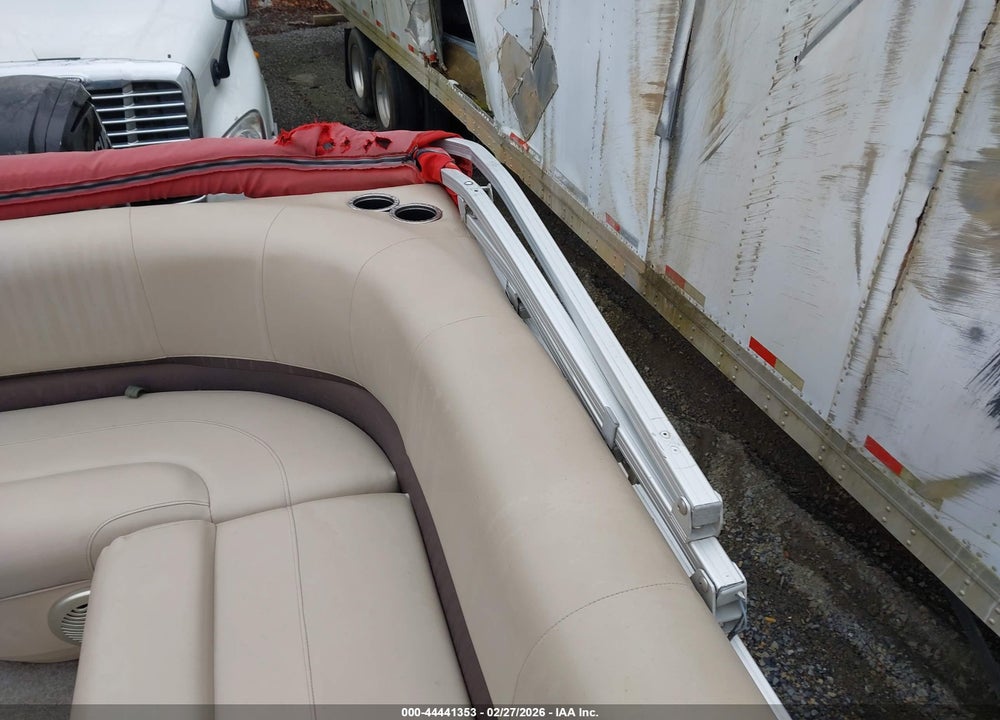 2017 SUNTRACKER BOAT AND TRAILER VIN: 00000BUJ16097C717