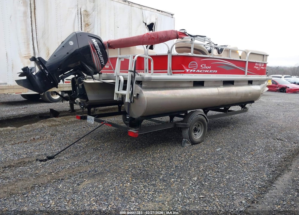 2017 SUNTRACKER BOAT AND TRAILER VIN: 00000BUJ16097C717