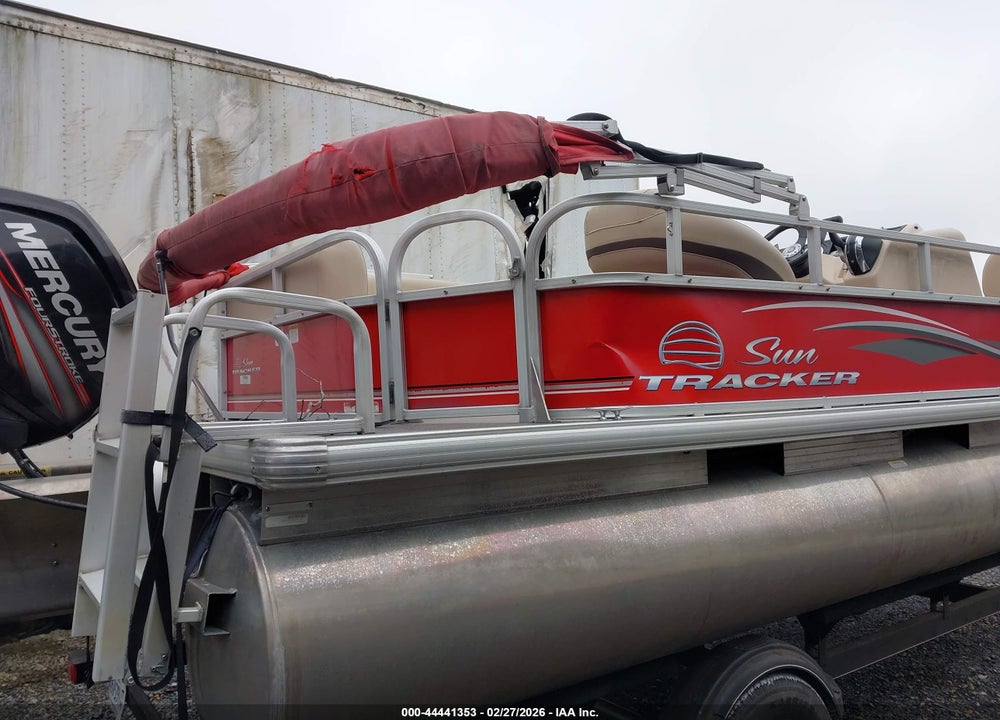 2017 SUNTRACKER BOAT AND TRAILER VIN: 00000BUJ16097C717