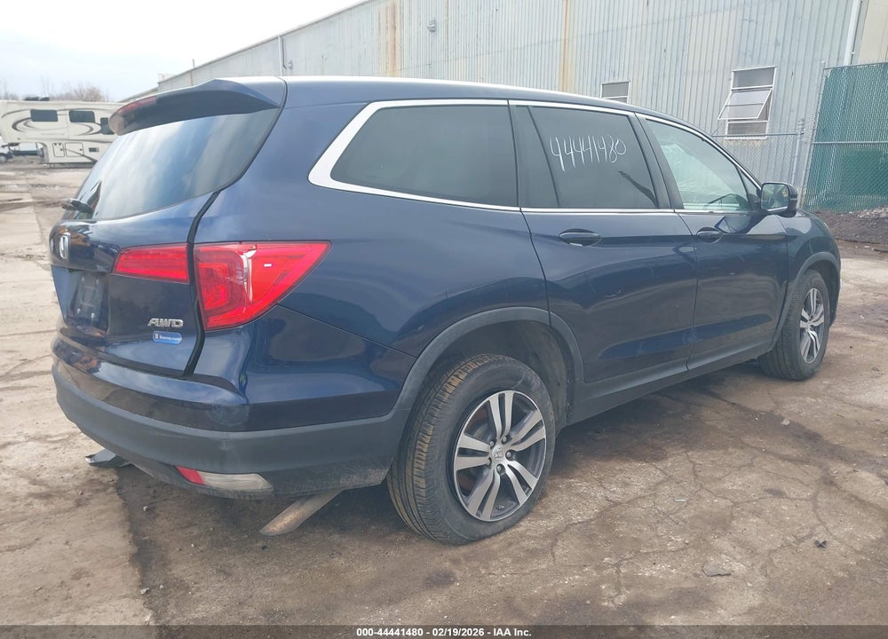 2017 HONDA PILOT EX-L VIN: 5FNYF6H5XHB050163