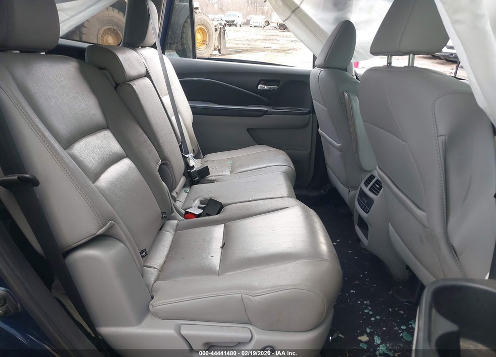 2017 HONDA PILOT EX-L VIN: 5FNYF6H5XHB050163