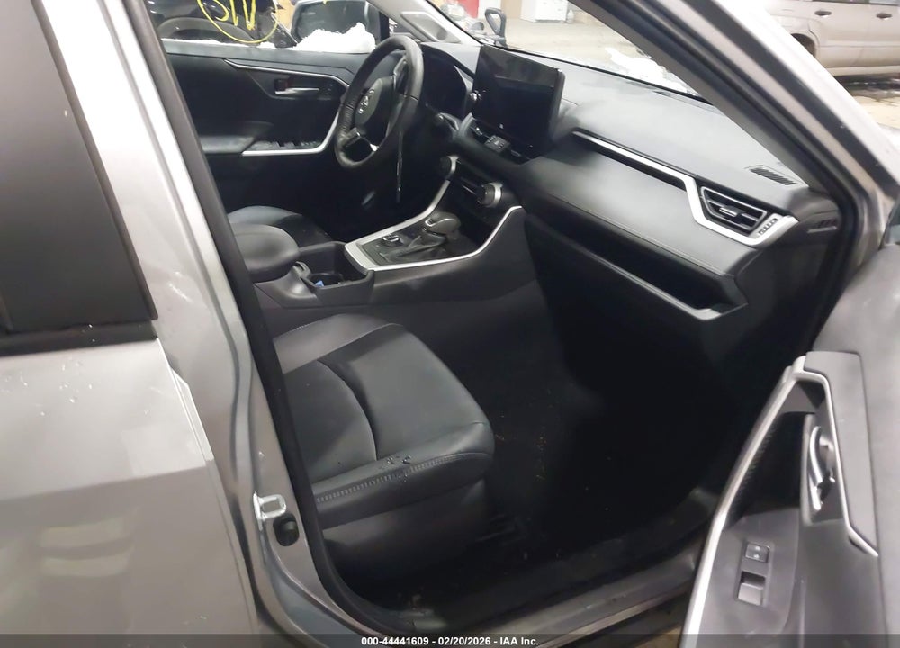 2023 TOYOTA RAV4 HYBRID XLE PREMIUM VIN: 4T3B6RFV2PU131449