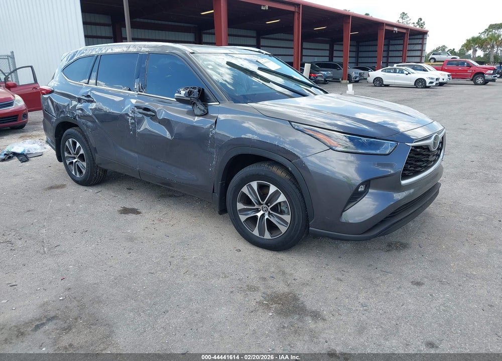2021 TOYOTA HIGHLANDER XLE VIN: 5TDGZRBH0MS533741