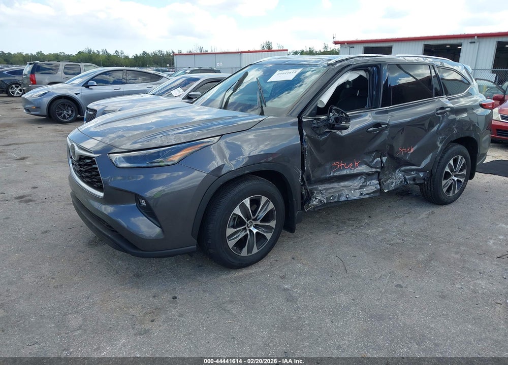2021 TOYOTA HIGHLANDER XLE VIN: 5TDGZRBH0MS533741
