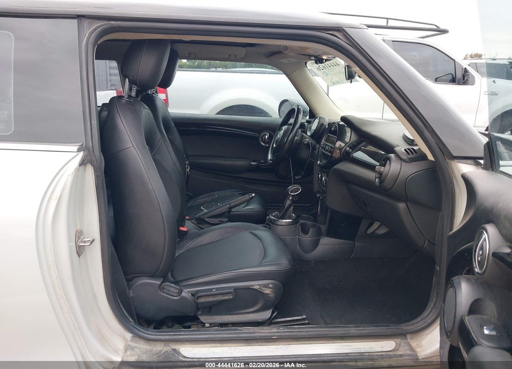 2016 MINI HARDTOP COOPER VIN: WMWXP5C5XG3B76156