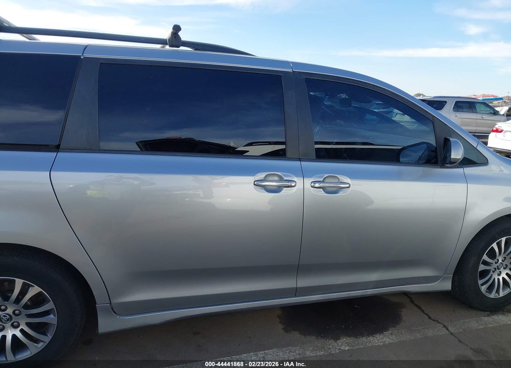 2018 TOYOTA SIENNA XLE 8 PASSENGER VIN: 5TDYZ3DC6JS918770