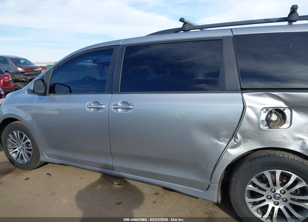 2018 TOYOTA SIENNA XLE 8 PASSENGER VIN: 5TDYZ3DC6JS918770