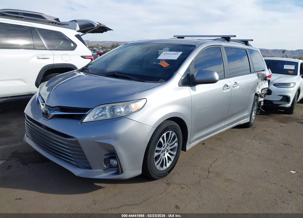 2018 TOYOTA SIENNA XLE 8 PASSENGER VIN: 5TDYZ3DC6JS918770