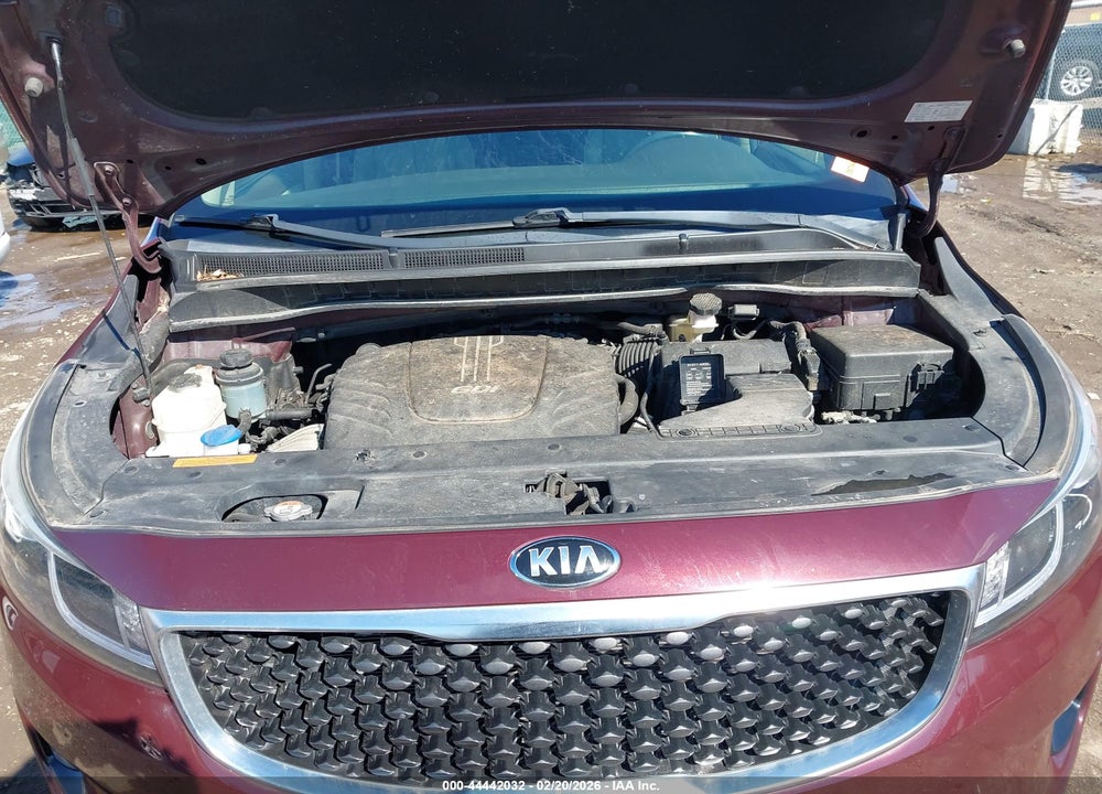 2018 KIA SEDONA EX VIN: KNDMC5C11J6400884