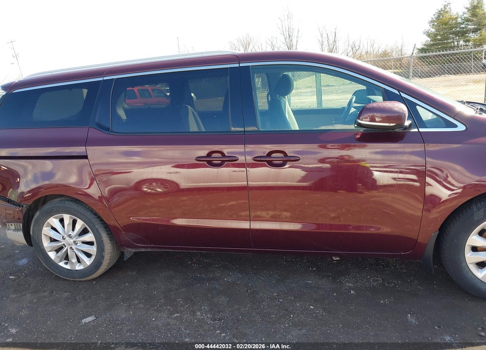 2018 KIA SEDONA EX VIN: KNDMC5C11J6400884