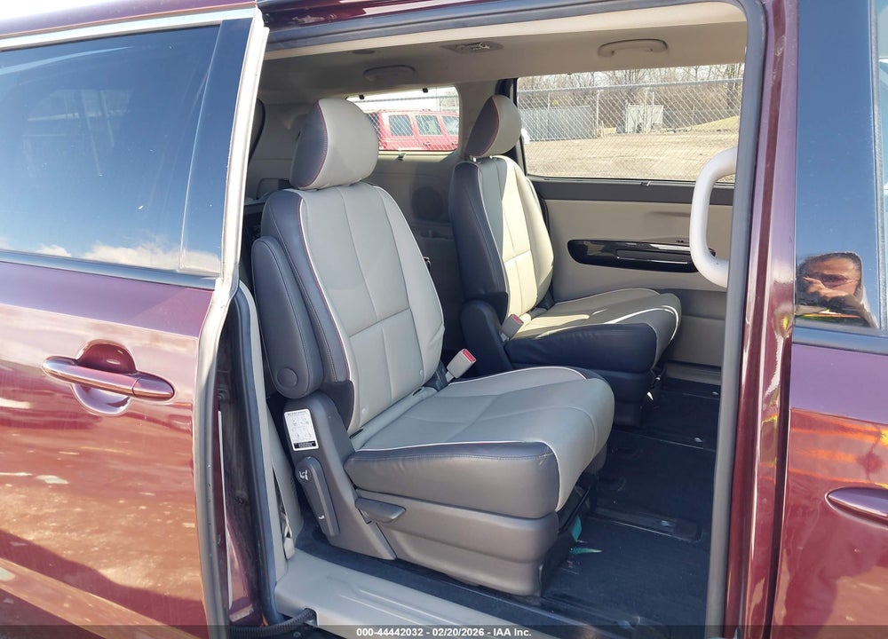 2018 KIA SEDONA EX VIN: KNDMC5C11J6400884