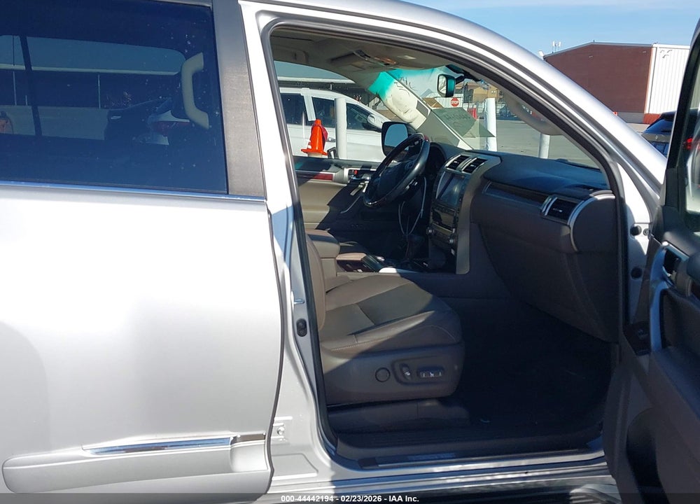 2016 LEXUS GX 460 LUXURY VIN: JTJJM7FX5G5133160
