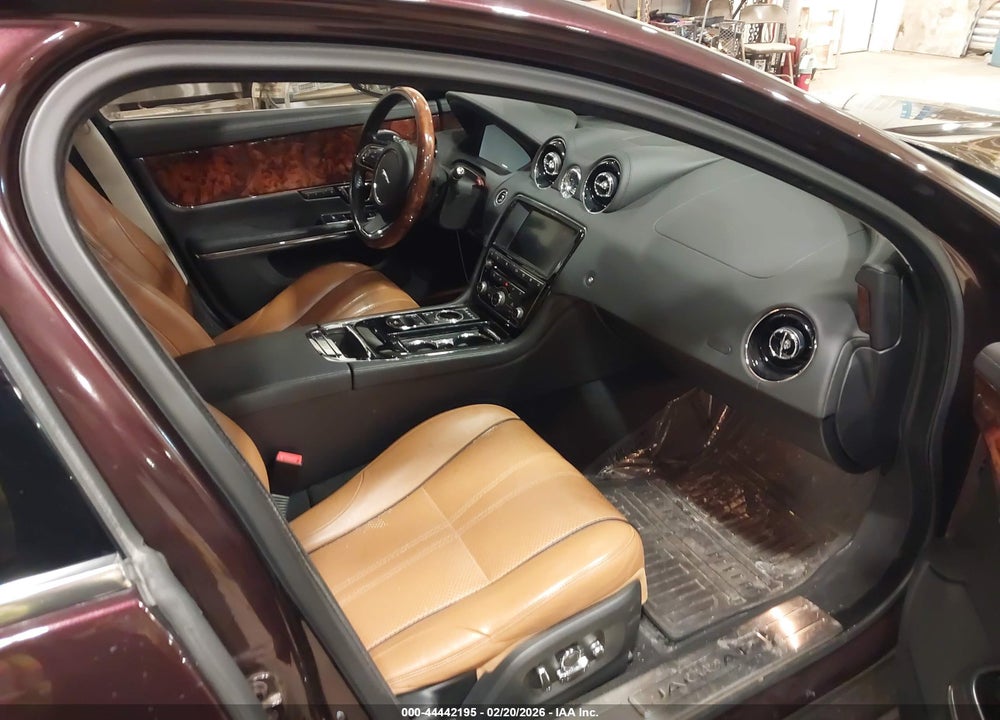 2016 JAGUAR XJ R-SPORT VIN: SAJWJ1CD1G8V99080