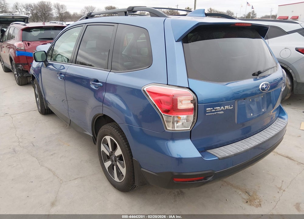 2018 SUBARU FORESTER 2.5I PREMIUM VIN: JF2SJAEC7JH611811