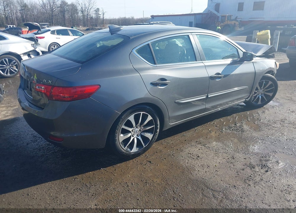 2013 ACURA ILX 2.0L VIN: 19VDE1F72DE009673