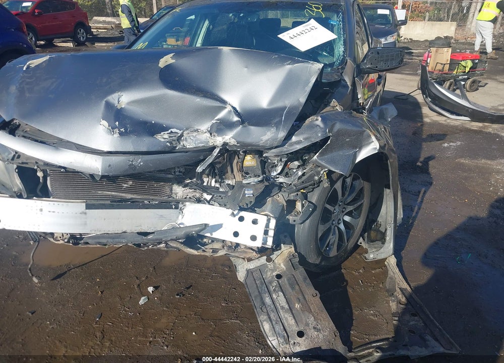 2013 ACURA ILX 2.0L VIN: 19VDE1F72DE009673