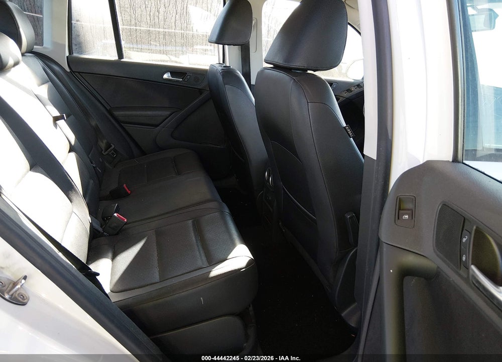 2017 VOLKSWAGEN TIGUAN 2.0T/2.0T S VIN: WVGAV7AX0HK019623