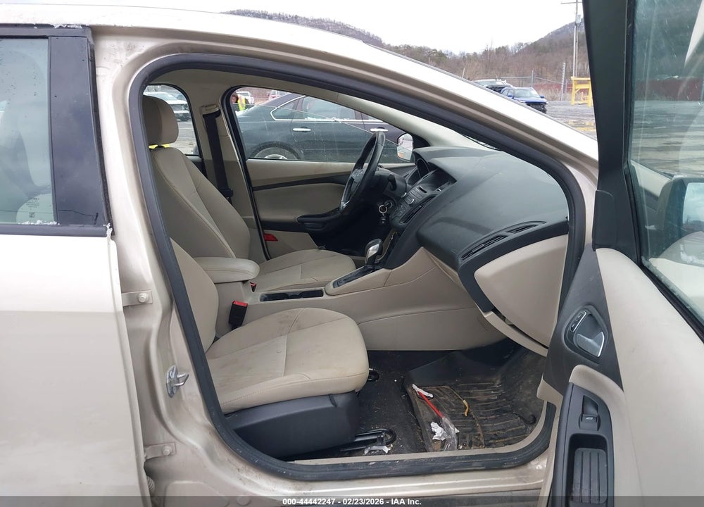 2017 FORD FOCUS SE VIN: 1FADP3F28HL262937