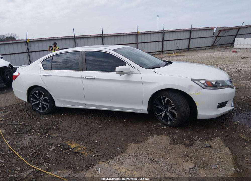 2015 HONDA ACCORD EX-L VIN: 1HGCR2F89FA028329