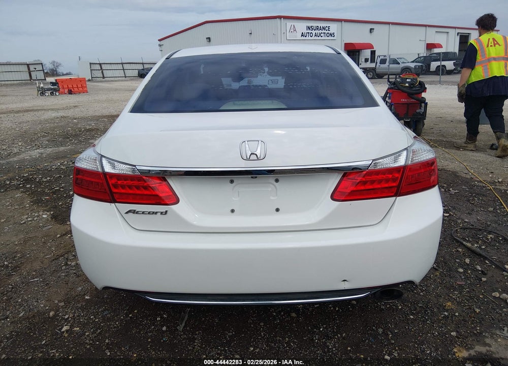 2015 HONDA ACCORD EX-L VIN: 1HGCR2F89FA028329