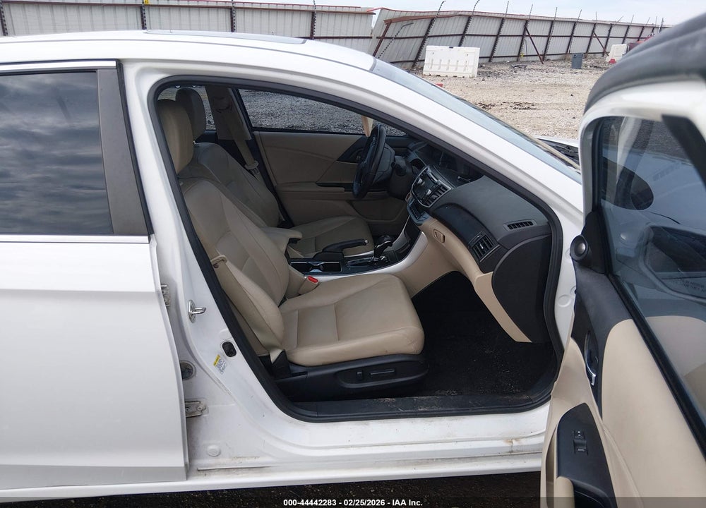 2015 HONDA ACCORD EX-L VIN: 1HGCR2F89FA028329