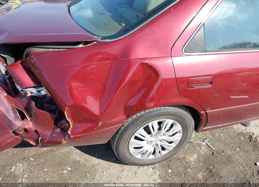 2000 TOYOTA CAMRY LE VIN: 4T1BG22K4YU737877