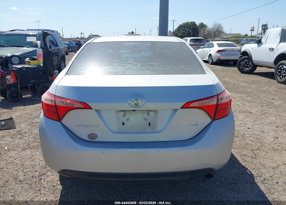 2018 TOYOTA COROLLA LE VIN: 5YFBURHE2JP775036