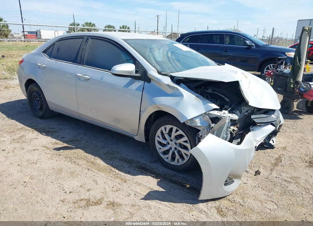 2018 TOYOTA COROLLA LE VIN: 5YFBURHE2JP775036
