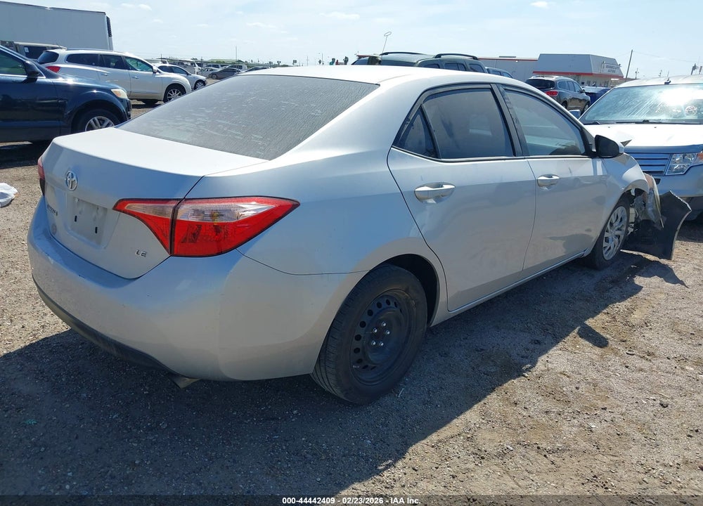 2018 TOYOTA COROLLA LE VIN: 5YFBURHE2JP775036