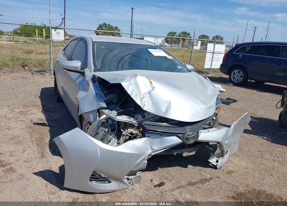 2018 TOYOTA COROLLA LE VIN: 5YFBURHE2JP775036