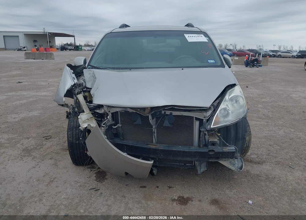 2010 TOYOTA SIENNA XLE VIN: 5TDYK4CCXAS295567